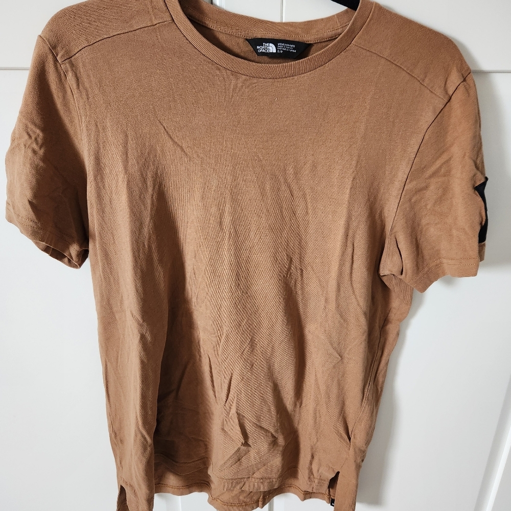 THE NORTH FACE Men Tan shirt Size S